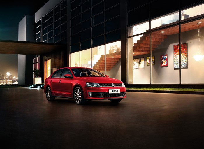 Red 2013-15 Volkswagen Sagitar GLI