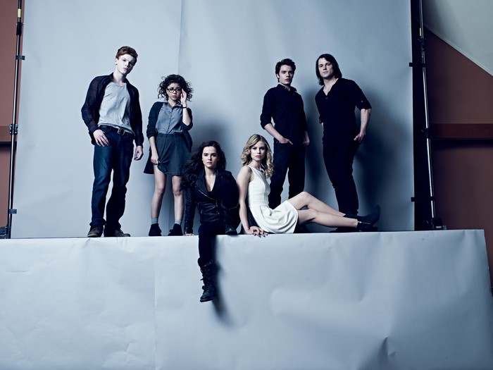 Vampire Academy cast posing