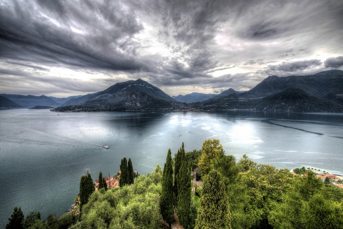 4K HDR Scenery of Lake and Mountains in Italy