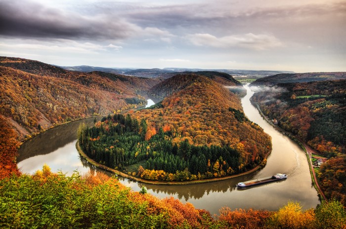 4K Mettlach Saar Germany River Autumn Forests Scenery
