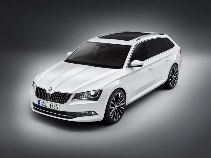 4K White Skoda Superb Combi