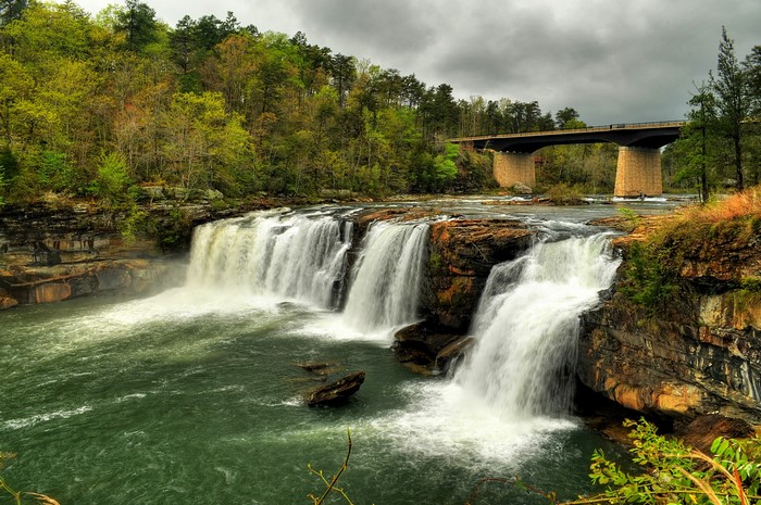 Little River Canyon National Preserve waterfalls and bridge