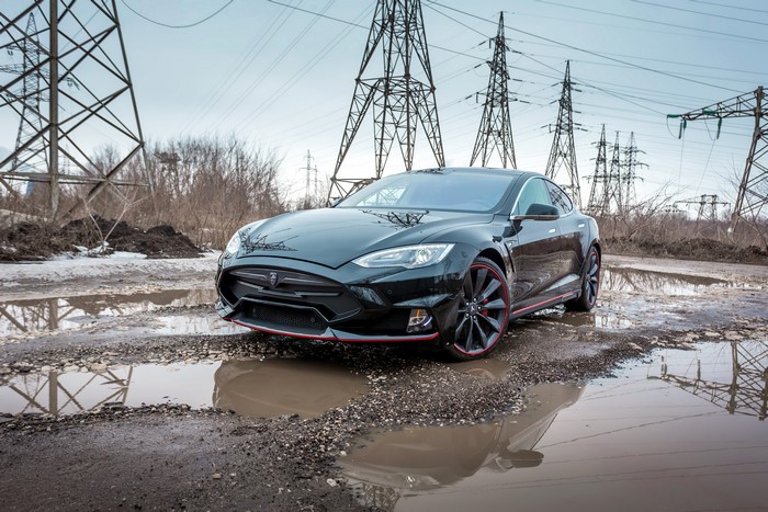 4K 2015 Larte Design Tesla Model S Elizabeta