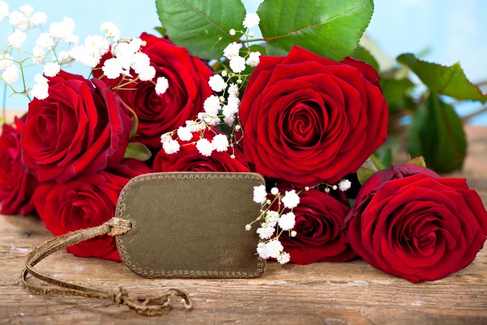Red Roses with a Tag