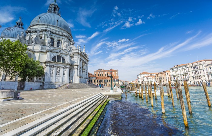 4K Venice Italy Santa Maria della Salute Canal