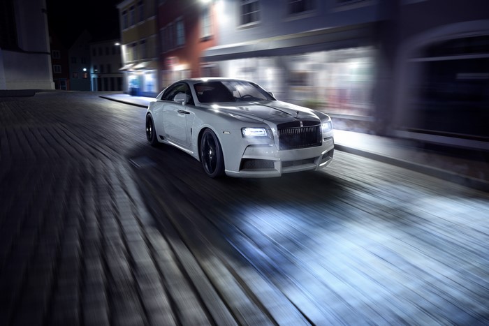 4K Spofec Wraith Rolls-Royce driving at night