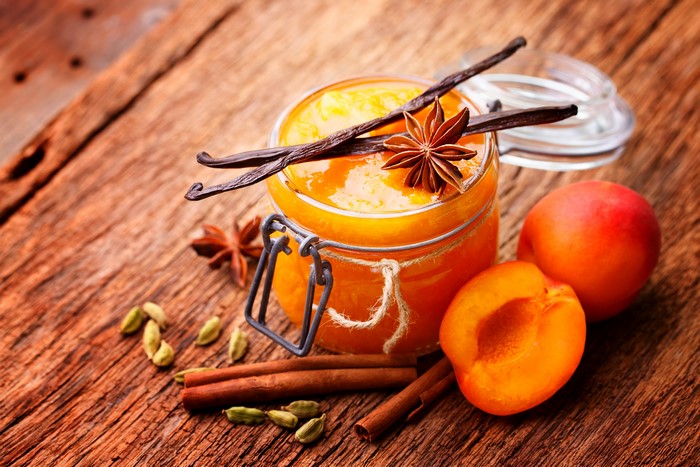 Apricot Jam with Spices and Vanilla