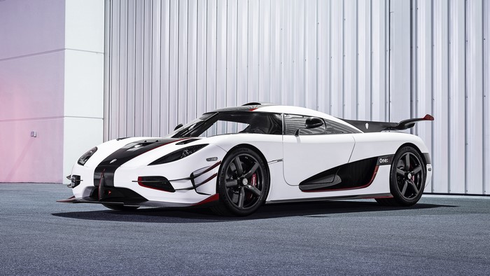 White Koenigsegg One:1