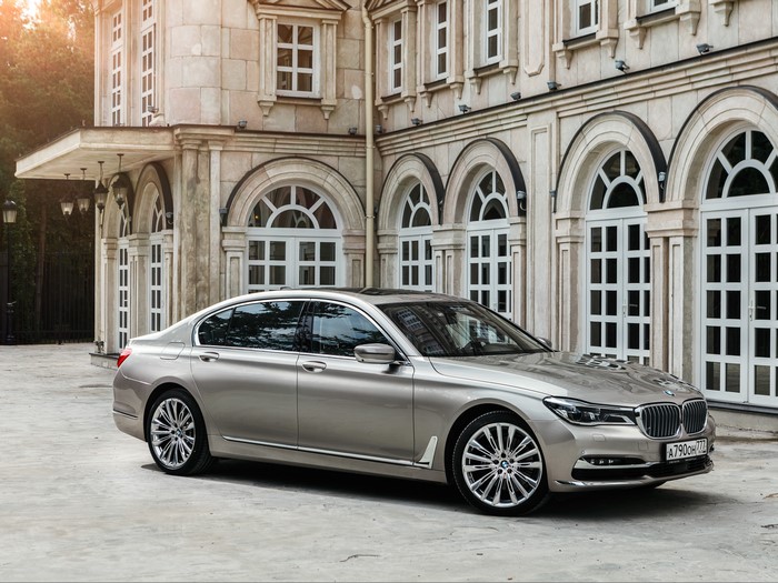 BMW 7-Series G12 parked in front of a building