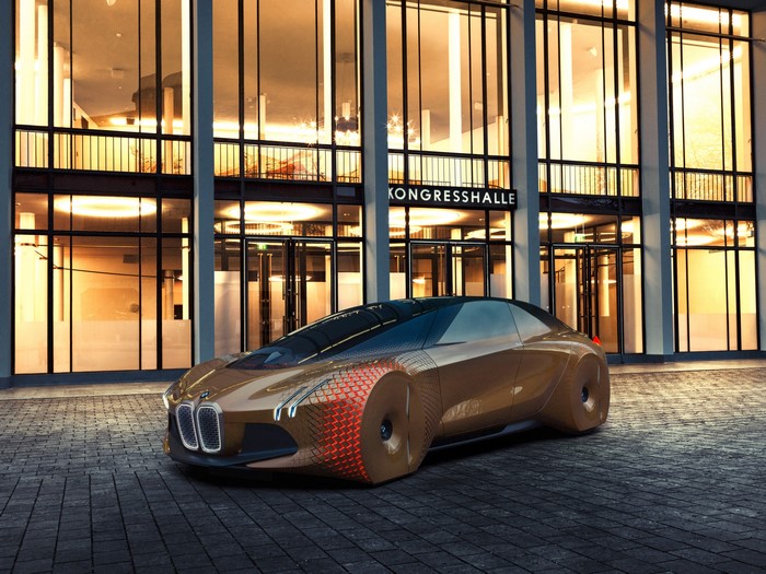 BMW Vision Next 100 Concept car in front of Kongresshalle