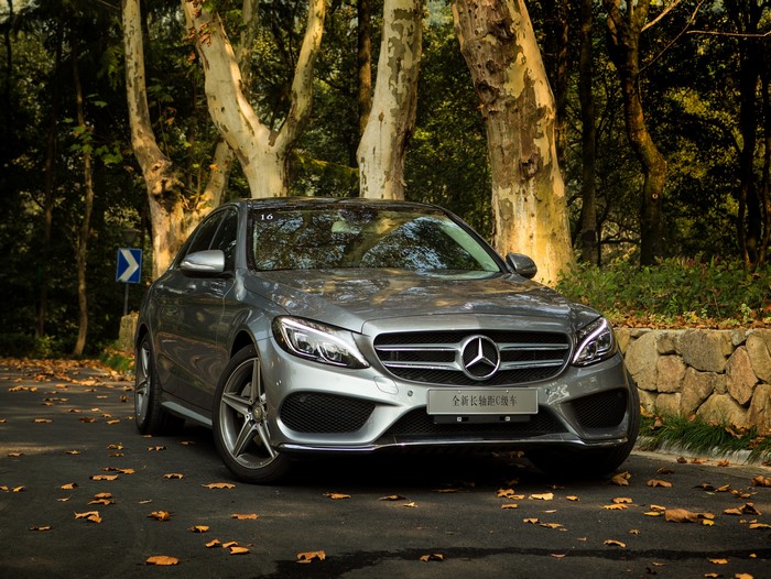 Mercedes-Benz C 260 L AMG Line (V205) in Grey