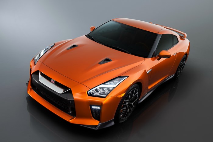 4K Orange Nissan GT-R R35