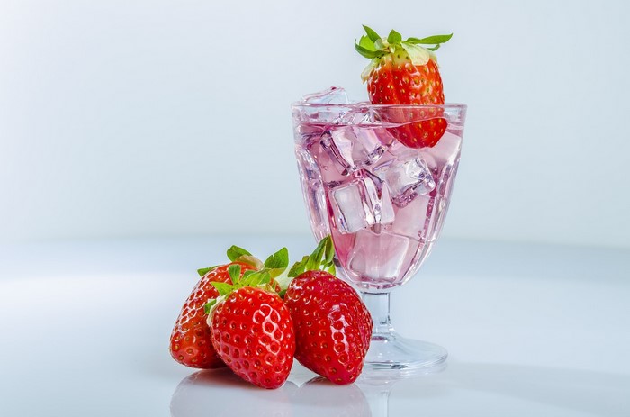 Strawberry drink with ice and strawberries