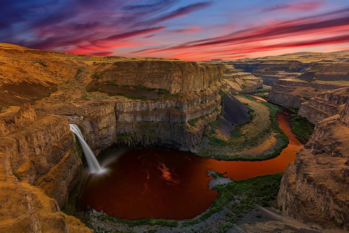 Palouse Falls in Washington, USA at sunset