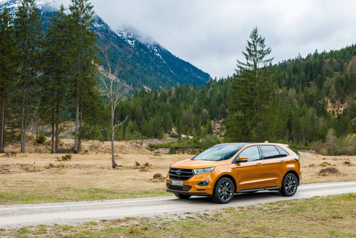 4K 2015 Ford Edge Sport in Mountains