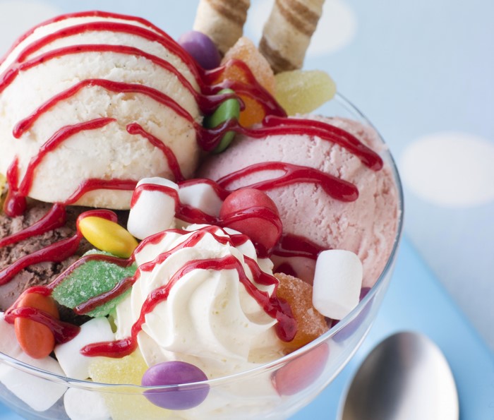 4K Ice cream sundae with sweets