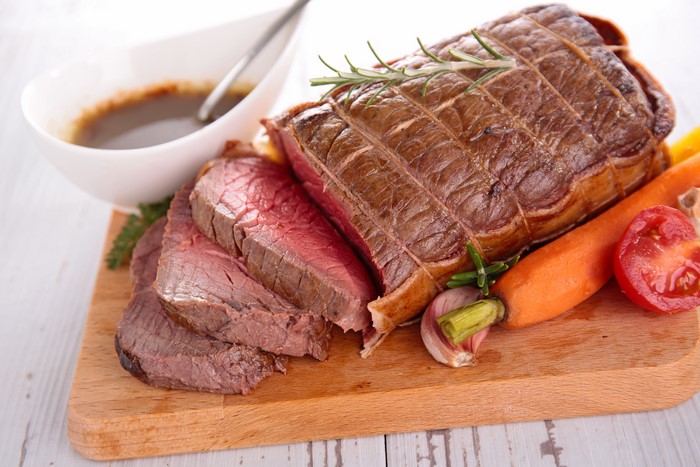 Roast beef with vegetables and gravy
