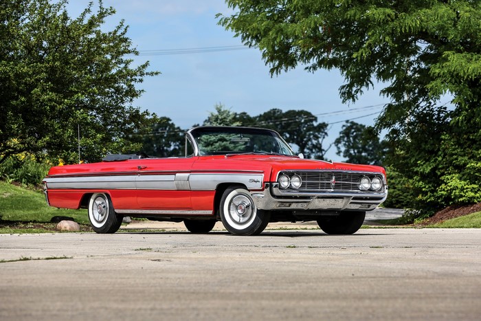 1962 Oldsmobile Starfire Convertible in Red
