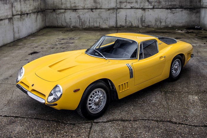 4K Retro Yellow Metallic Sports Car