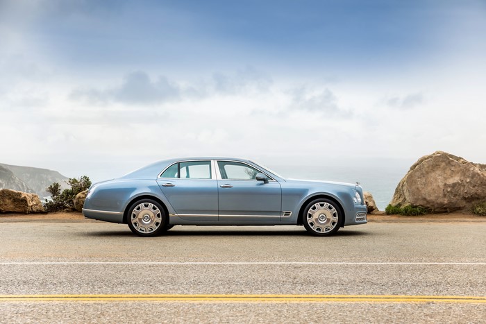 Bentley Mulsanne 2016 Luxury Car Side View