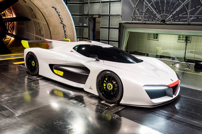 Pininfarina H2 Speed concept car in wind tunnel