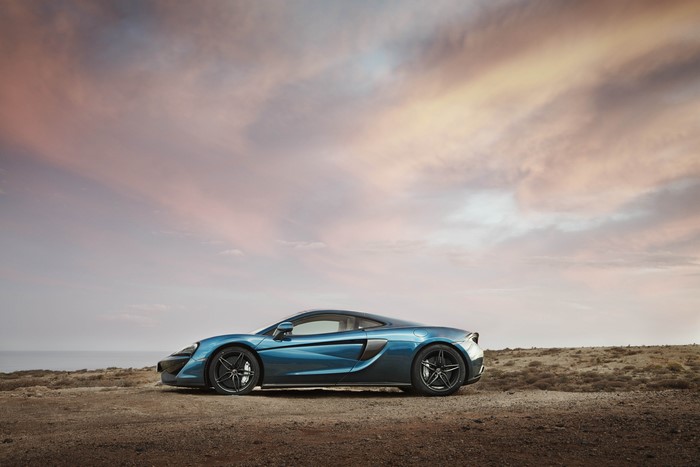 McLaren 570GT side view