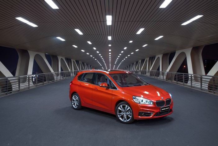 4K 2016 BMW 220i Active Tourer Luxury Line