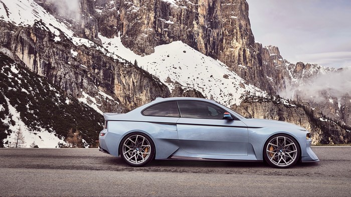 BMW 2002 Hommage Concept car side view