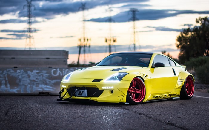 Yellow Nissan 350Z Rocket Bunny