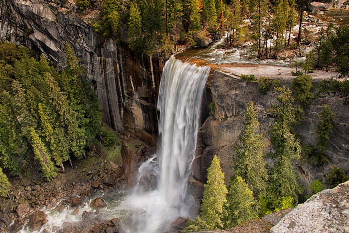Vernal Fall waterfall in Yosemite National Park, USA