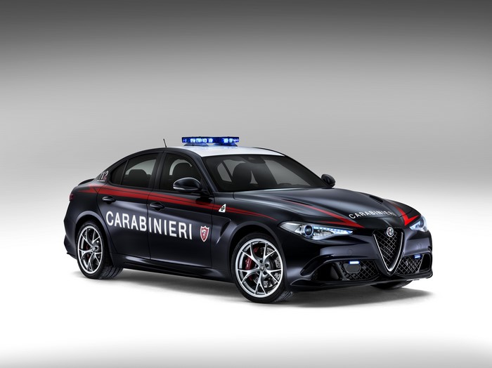 4K Alfa Romeo Giulia Quadrifoglio Carabinieri