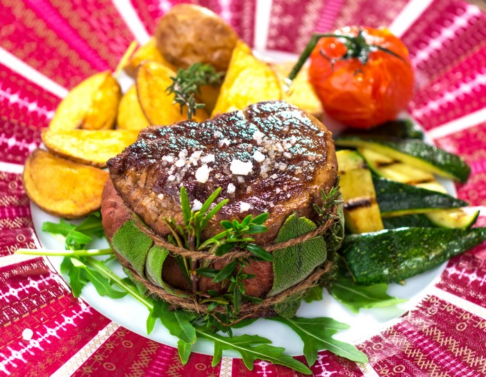4K Steak with Roasted Potatoes and Grilled Zucchini