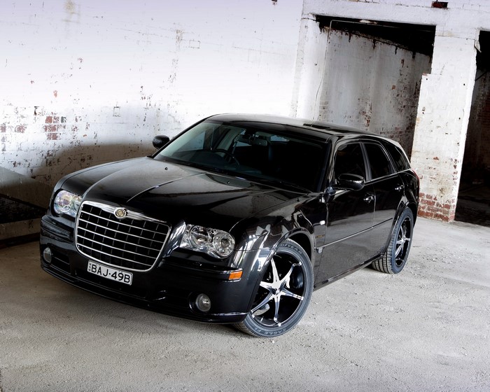Black Chrysler 300C SRT8 E490 Touring Wagon