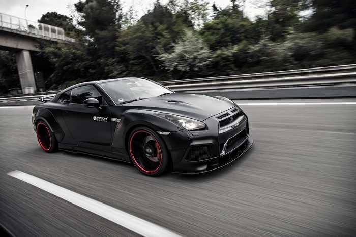 Prior-Design PD750 GT-R R35 Nissan on Highway