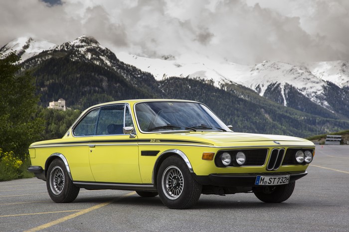 Yellow 1971-73 BMW 3.0 CSL E9 Retro Car