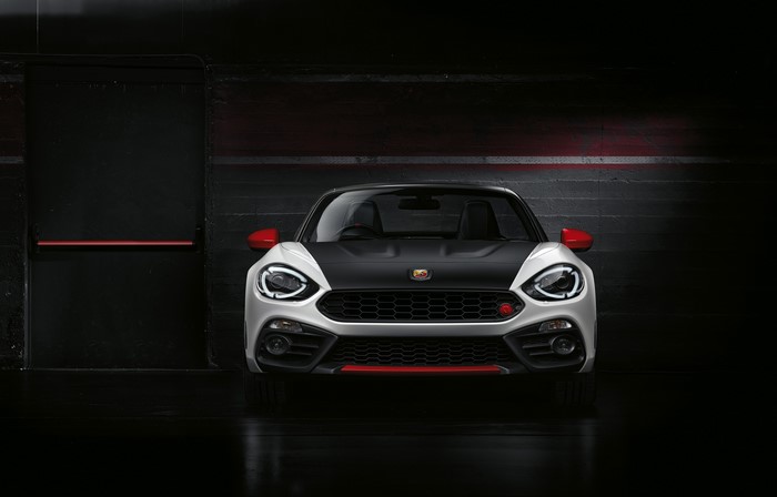4K Abarth Fiat 124 Spider Front View