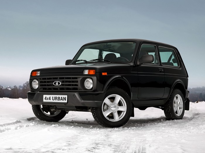 Black Lada 4x4 Urban in Snow