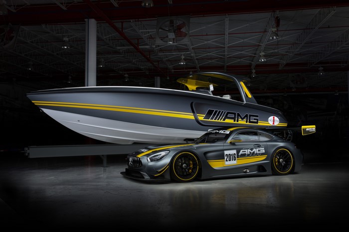 4K Mercedes-Benz AMG GT3 C190 and Boat