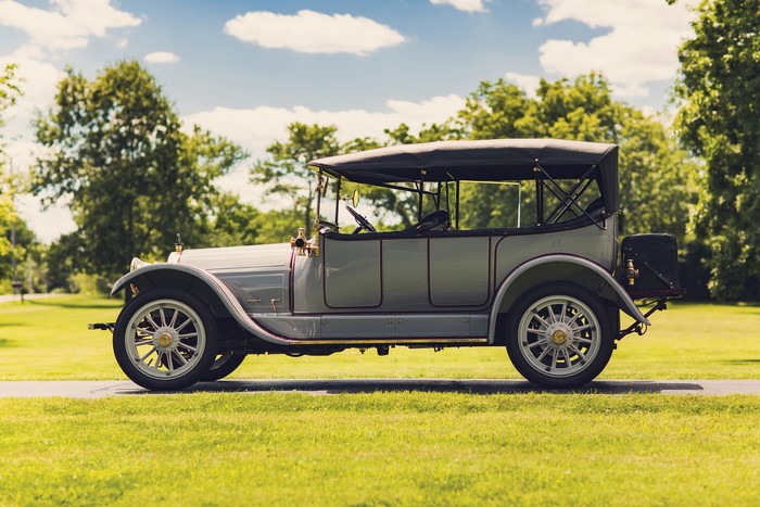 1913 Stevens-Duryea Model C-Six Touring car