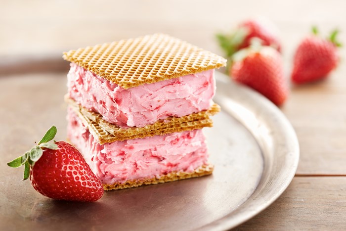 Strawberry ice cream sandwiches with wafers