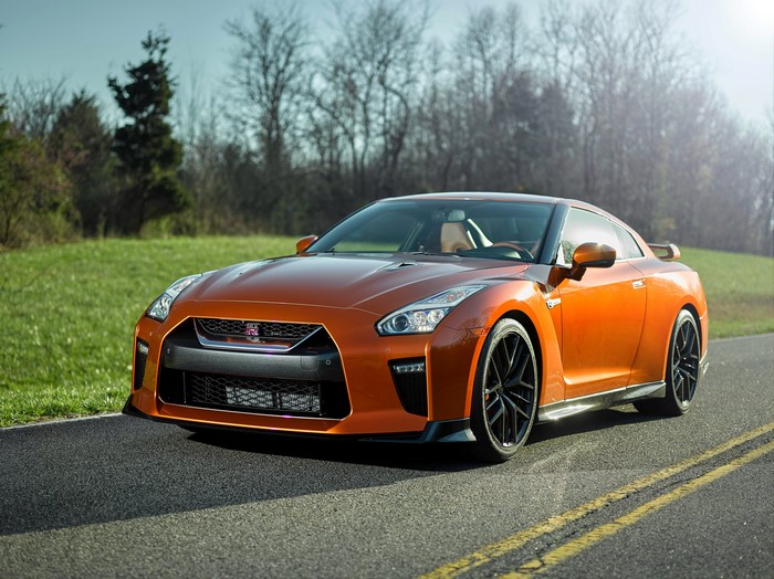 4K Orange Nissan GT-R R35