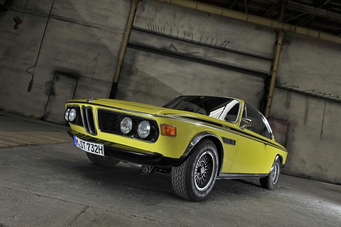 4K Yellow 1971 BMW E9 Coupe