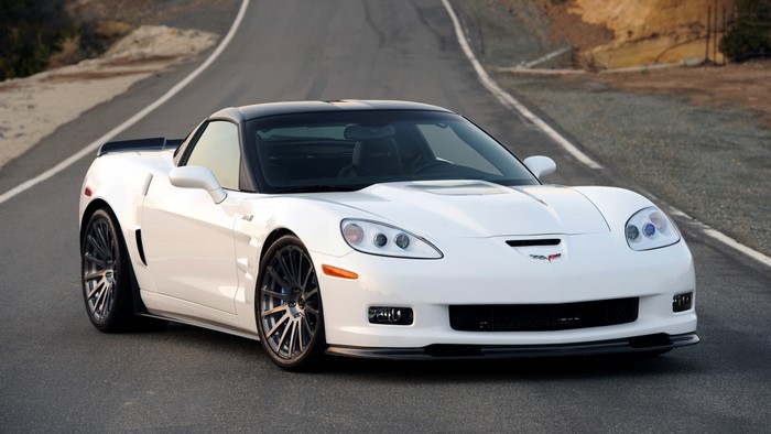 4K 2011 Chevrolet Corvette ZR1 C6 by Hennessey