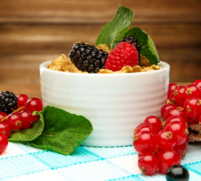 Cereal with Berries and Mint