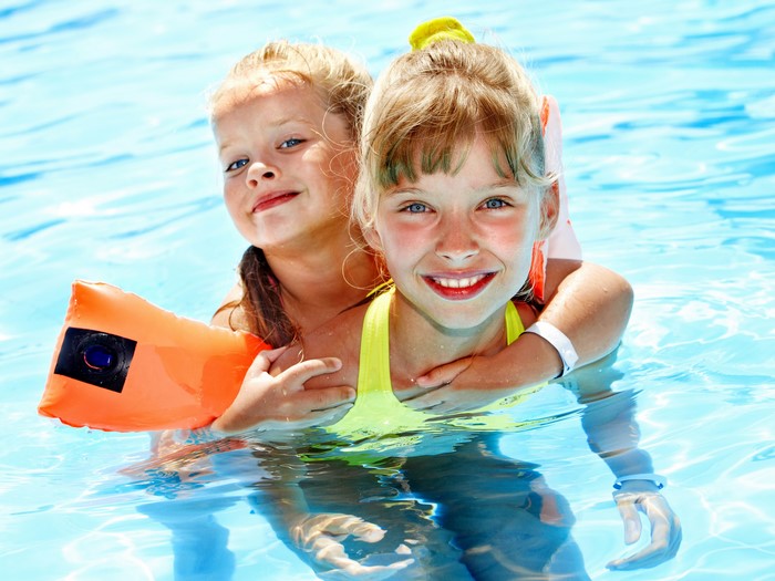 4K, Pools, Little girls, Two, HD Wallpaper Rare Gallery