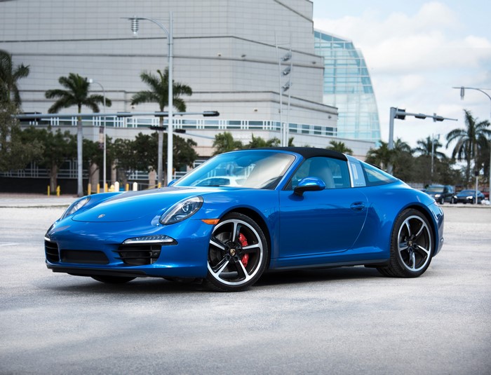 Blue Porsche 911 Targa 4K
