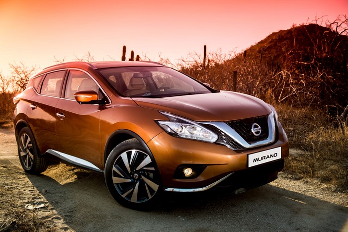 2016 Nissan Murano in desert landscape