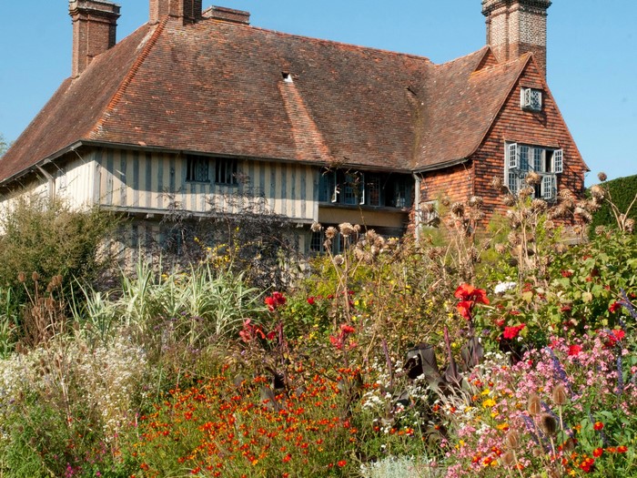 Timber-framed house with a colorful garden in the Cotswolds