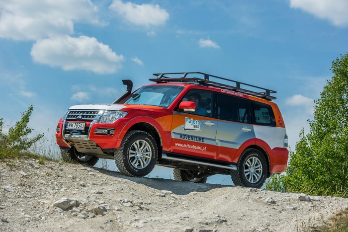 2015-16 Pajero Adventure Mitsubishi