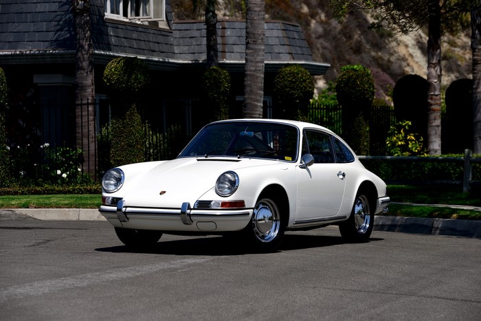 White 1966-67 Porsche 911 deLuxe R.S. 2.0 Coupe